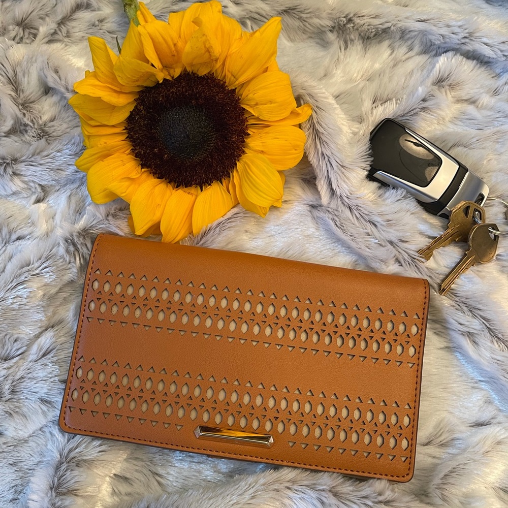 STELLA & DOT Soho Wallet